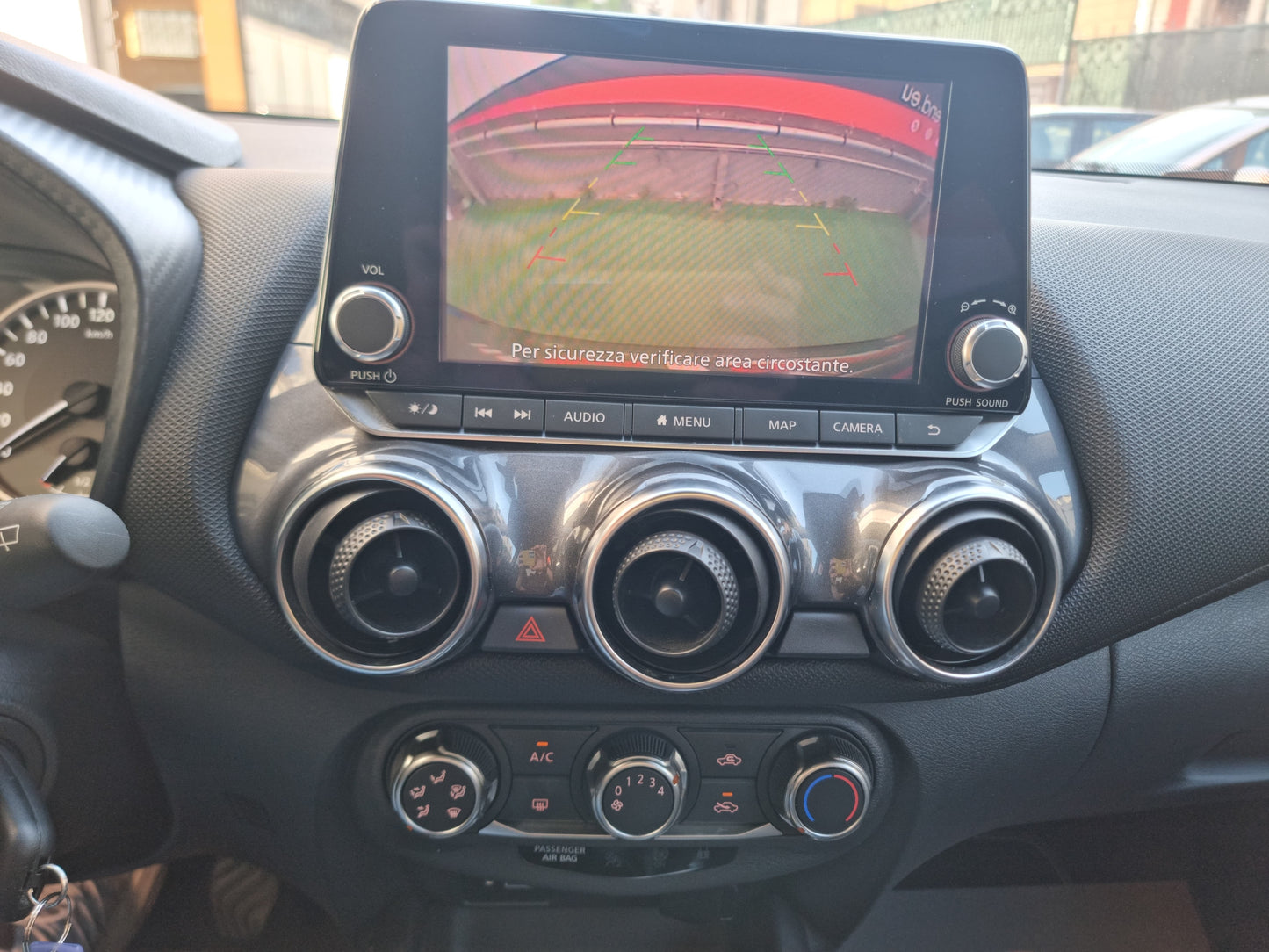 Nissan Juke 1.0 DIG-T 114 CV N-Connecta