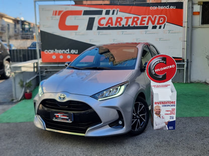 Toyota Yaris 1.5 Hybrid Lounge con Tetto