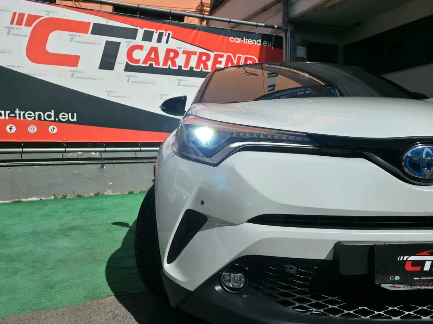 Toyota C-HR 1.8 Hybrid E-CVT Trend